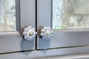 unique kitchen knobs in black and white