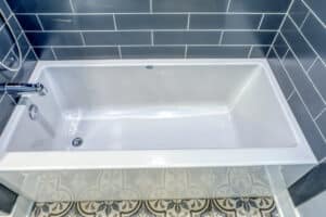 bathroom shower and tub in white